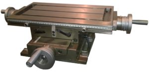 HEC AKP-2 RISTISYÖTTÖPÖYTÄ